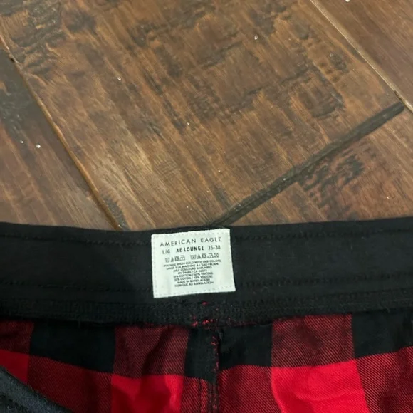 American Eagle Plaid Flannel Jogger Pant - Picture 7 of 7